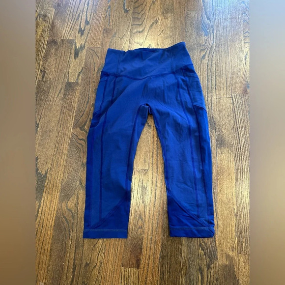Lululemon Fast As Light Crop in Emperor Blue navy Size 8 Pristine Condition 1381 - Picture 1 of 7